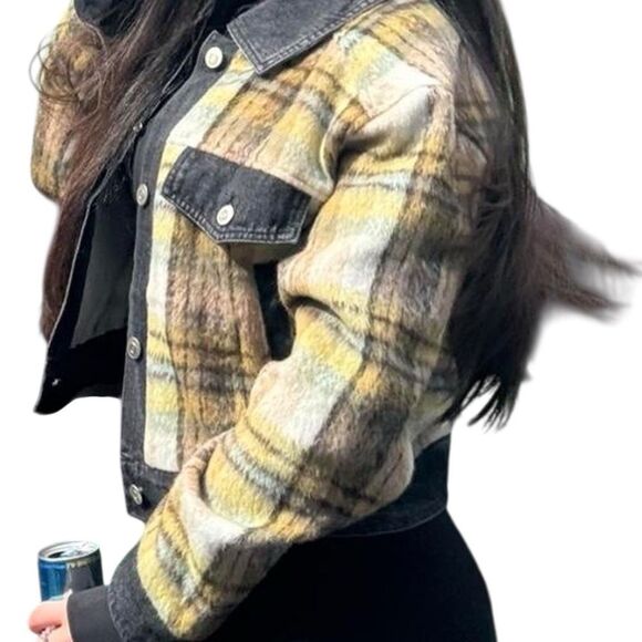 7 For All Mankind Women’s Plaid Cropped Jacket Size Small Denim Collar & Cuffs - Picture 1 of 7